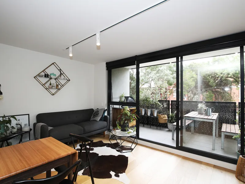 Designer Indulgence with Two Large Outdoor Entertaining Areas!!