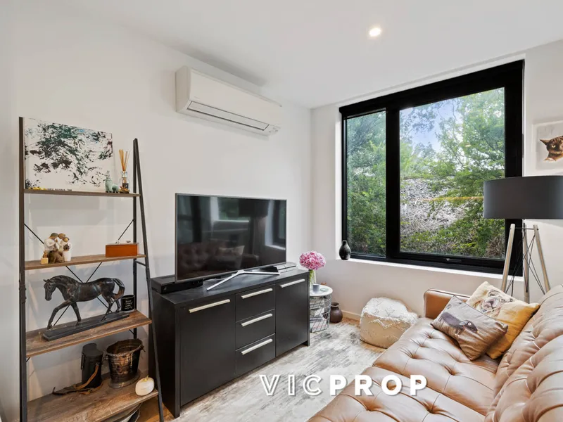 Central Sanctuary with a Leafy Outlook