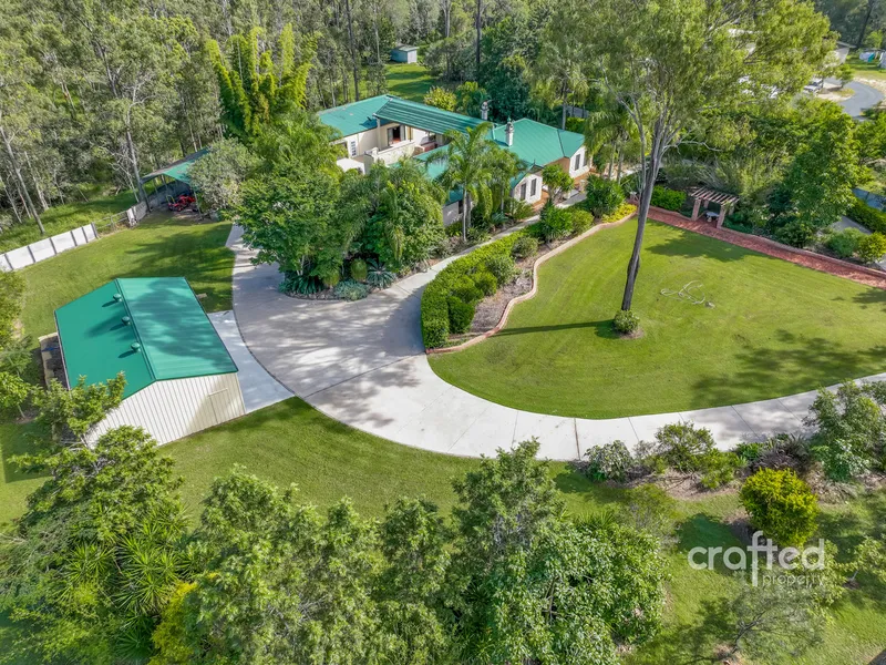 acreage life | Truly Breathtaking Prestigious Acreage with Palatial Spaces and Plenty of Charm + Shed + Pool (Land: 3 Acres)