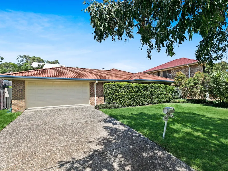 BIG FAMILY HOME IN PRESTIGIOUS ESTATE