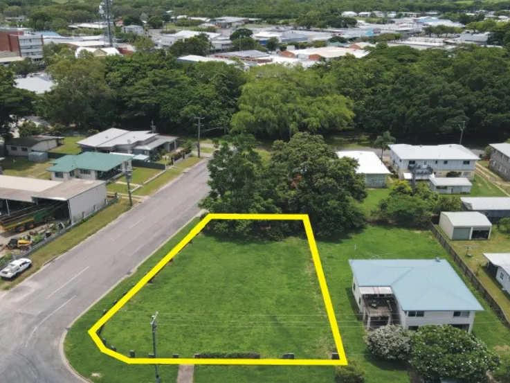 909 SQ.M. BLOCK - 2 STREET ACCESS - CLOSE TO TOWN CENTRE!