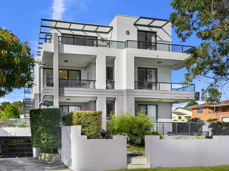 Peaceful Lakeside Living