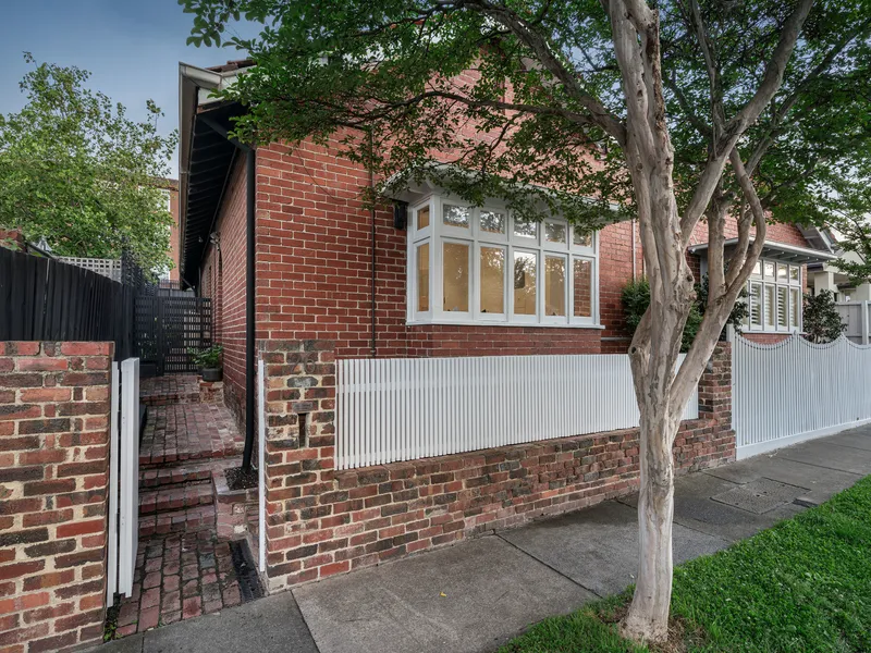 Timeless Edwardian on edge of Hawksburn Village