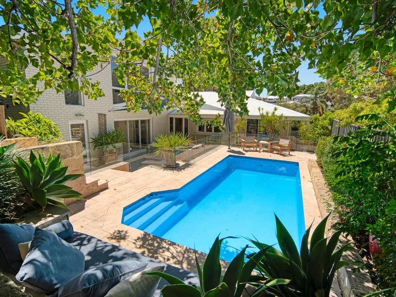 STUNNING FAMILY OASIS WITH MESMERISING VALLEY VIEWS