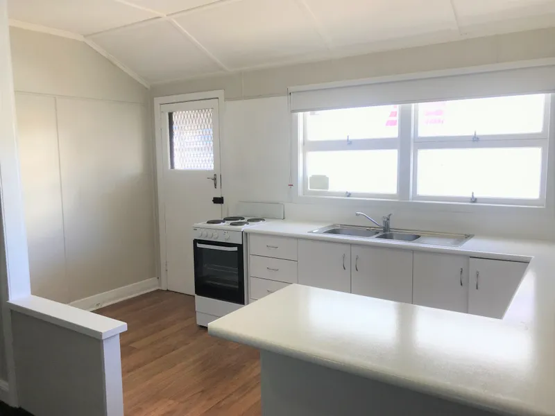 CONVENIENTLY LOCATED, MODERN  2 BEDROOM UNIT