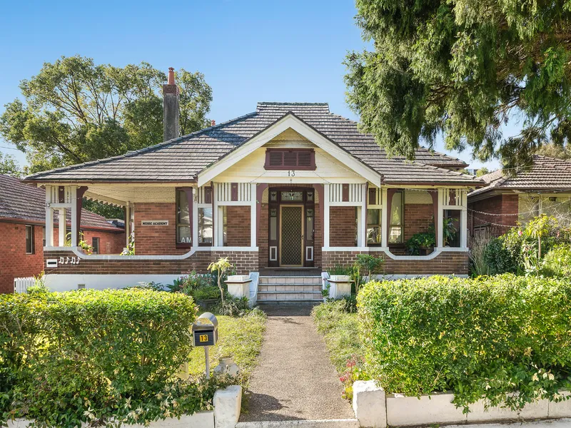 Colossal Family Charmer Offering Endless Possibilities Among a Sprawling 950sqm