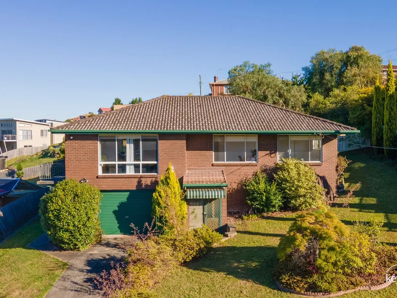 Quality Family Home with River Views!