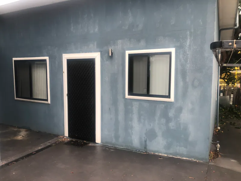 3 BEDROOMS GRANNYFLAT WITH FRESHLY PAINTED + WATER INCLUDED