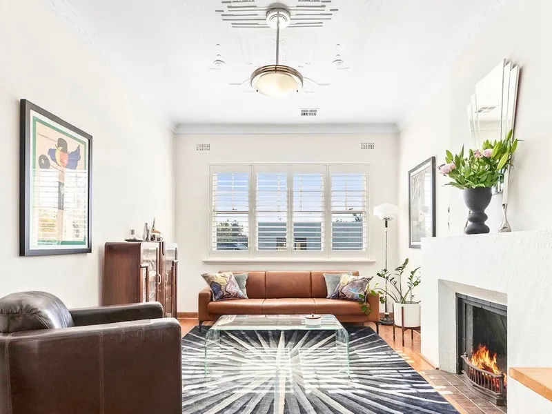 Sensational Two Bedroom Art Deco Unit in Windsor