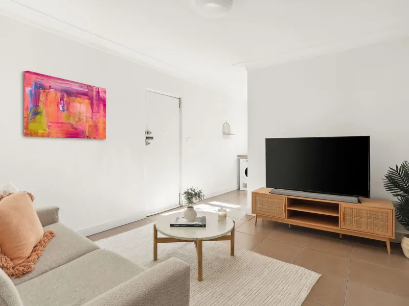 Stylish contemporary retreat in a superb central location