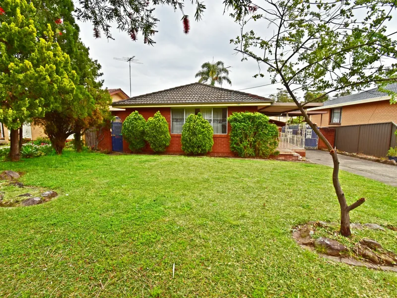 3 Bedroom brick house with garage