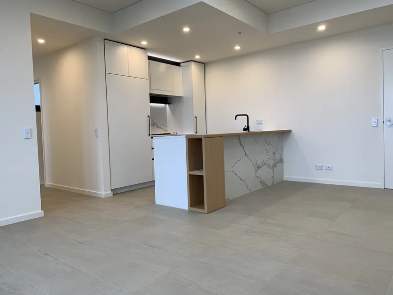 Near New 2 Bed 2 Bath 1 Car with City Views in Melrose Park