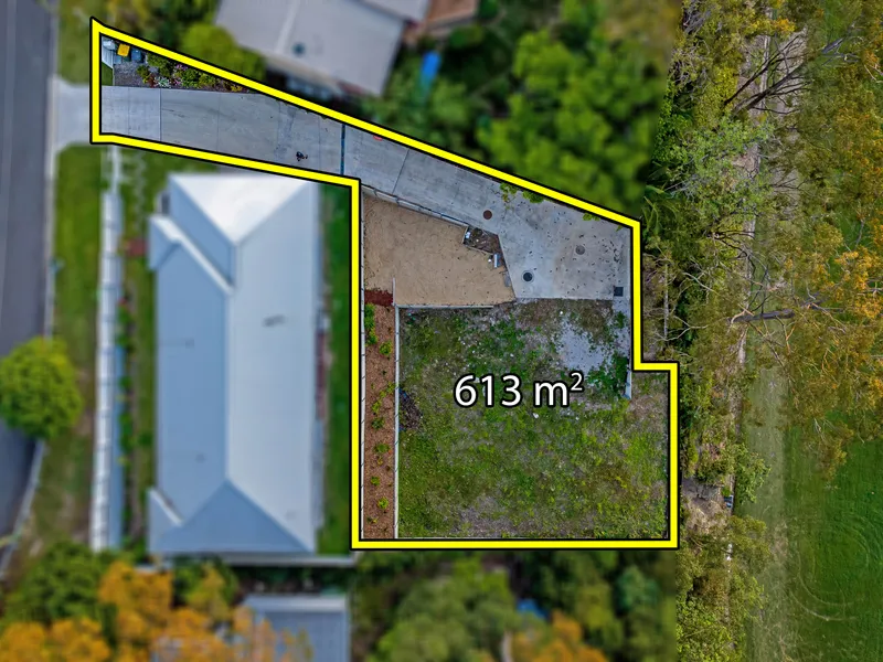 Stunning Leafy Outlook with Views