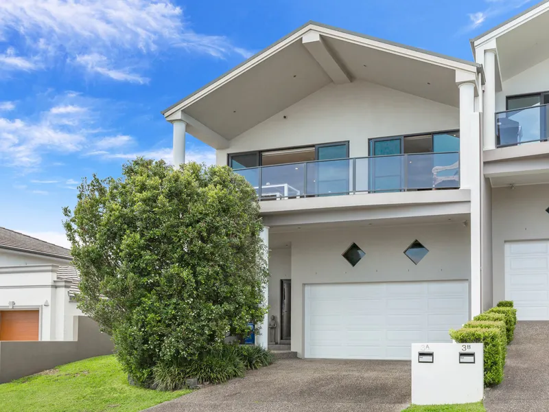 Torrens Title Home Flaunting Wow-Factor Ocean Views