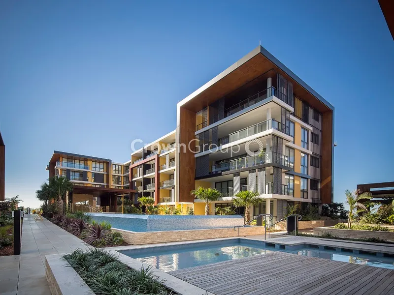 DELUXE FASHIONABLE LIVING - SPACIOUS 2 BEDROOM APARTMENT