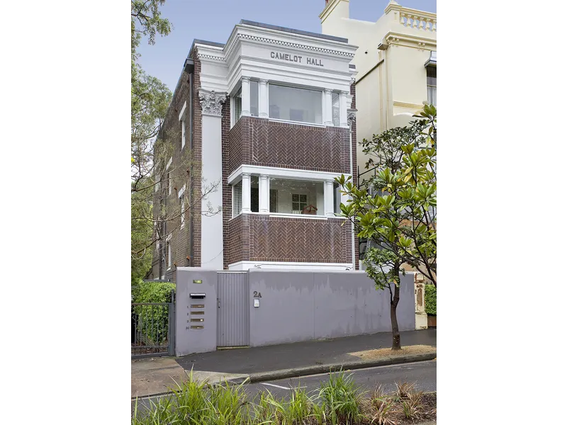 Gorgeous Light Filled Garden Apartment With Garage