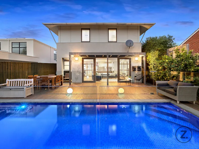 Luxury Family Home: Foreshore Proximity