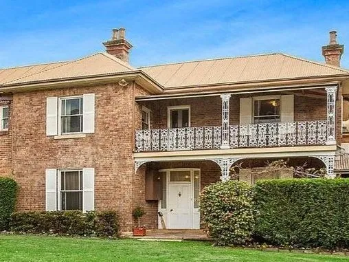 OVERSIZED SELF CONTAINED GRANNY FLAT - SUITABLE FOR 1-2 PEOPLE ONLY