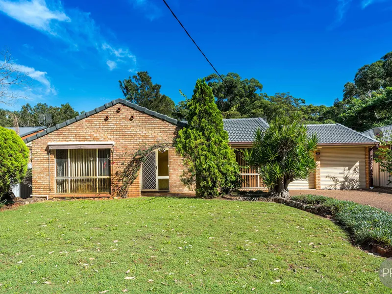 Single level gem with a bush outlook and close to the beach.