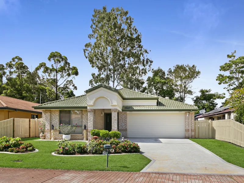 POPULAR GLENWOOD PARK FAMILY HOME IN QUIET CUL-DE-SAC