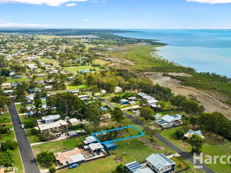 Beachside Block With Shed And Views!