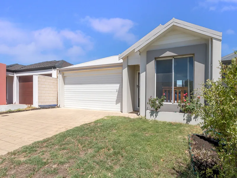 Beautiful & Modern House in Desirable Location!