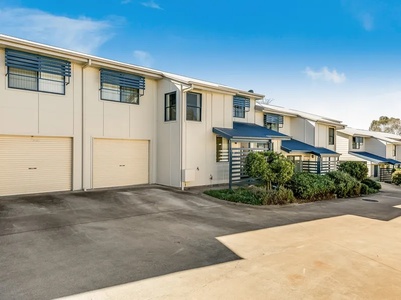 Spacious Townhouse -Willows on Spring offering 7.1% gross rental return