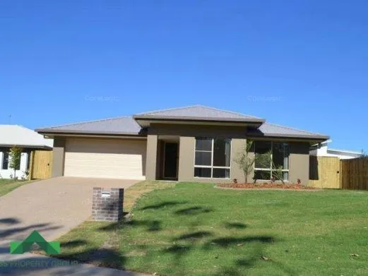 Beautiful Four Bedroom Home in Popular Emmadale Gardens, Kirkwood