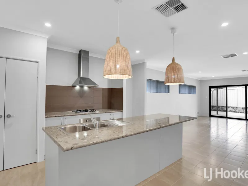 House 19 - Lumia Estate - Beach Side Living!