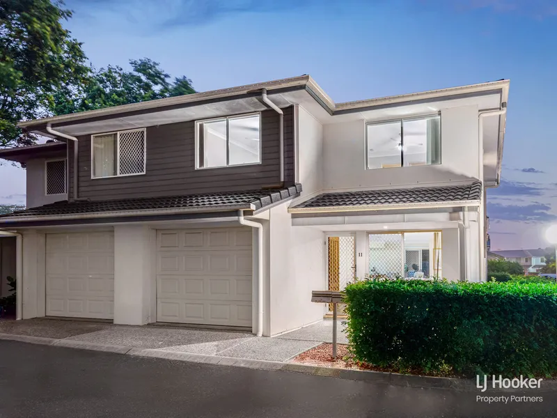 CORNER TOWNHOUSE WITH ONLY ONE NEIGHBOUR