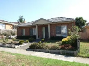 LOCATED IN GLEN WAVERLEY SECONDARY SCHOOL ZONE