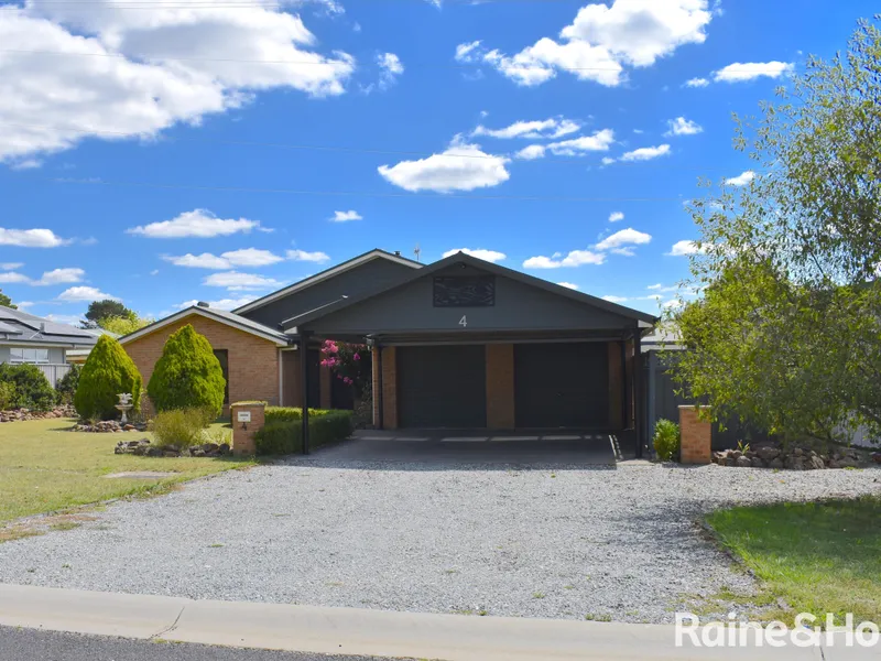 POOL - SHED - 1400M² BLOCK