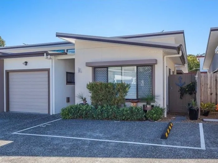 A prime property by the water! A truly beautiful place to call home!