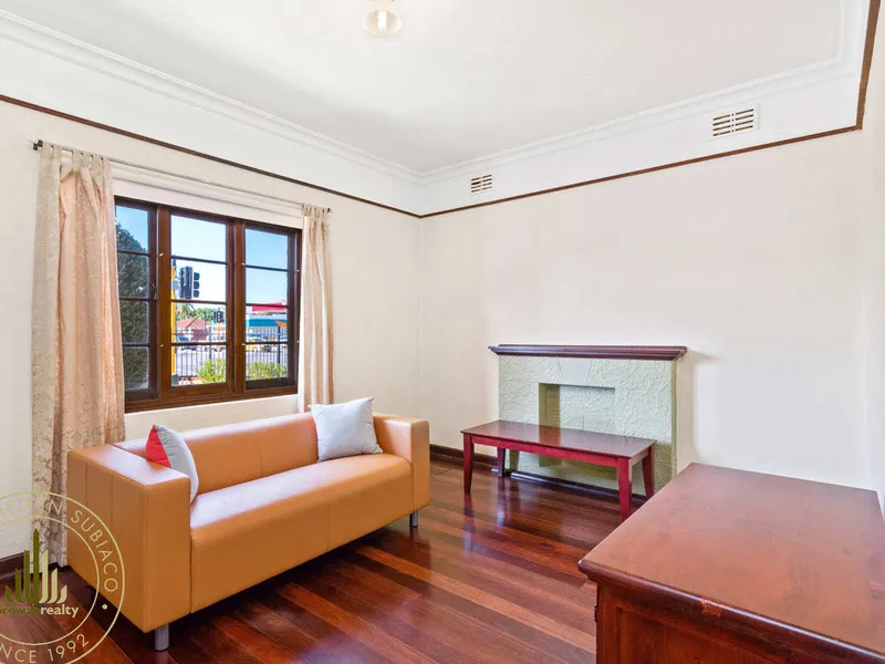 **PARTLY FURNISHED IN A FANTASTIC LOCATION**