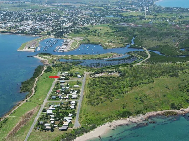 FANTASTIC VIEWS OF BAY AND MARINA!