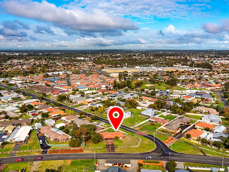 Duplex in Prime Location, 1,104sqm Block