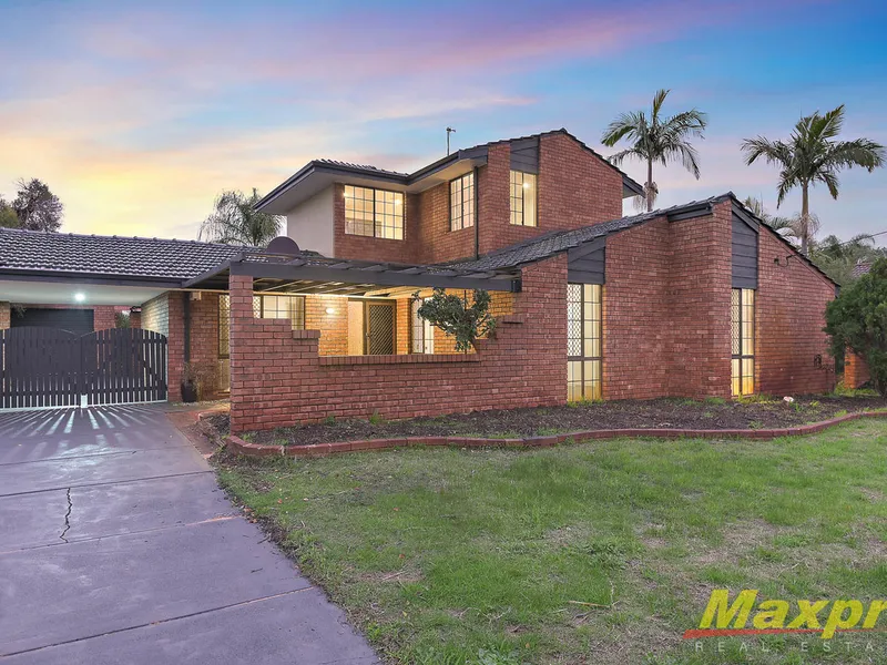 4 Bed 2 Bath - A WORLD APART