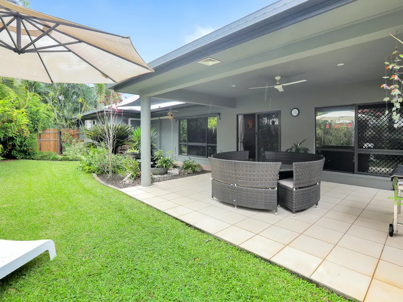 IMMACULATE HOME IN TROPICAL SETTING - PARK RIDGE ESTATE