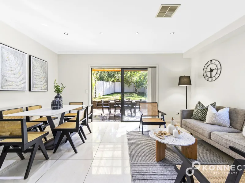 Impressive Parkside 4-bedroom Duplex Minutes to Eastwood Shops