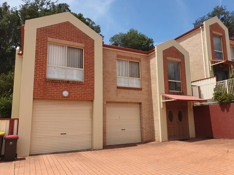 3 BEDROOM TOWNHOUSE!