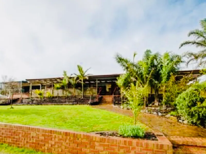 SPECTACULAR HOME WITH A RURAL OUTLOOK