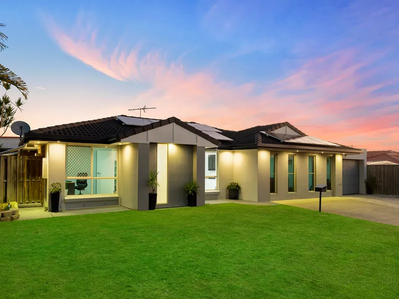 MODERN FAMILY HOME | DESIRABLE SOUTH-NORTH ASPECT | CONVENIENT LIFESTYLE LIVING!