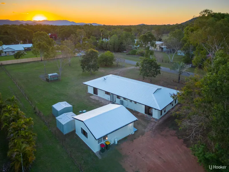 Majestic Country Estate with Detached Granny Flat