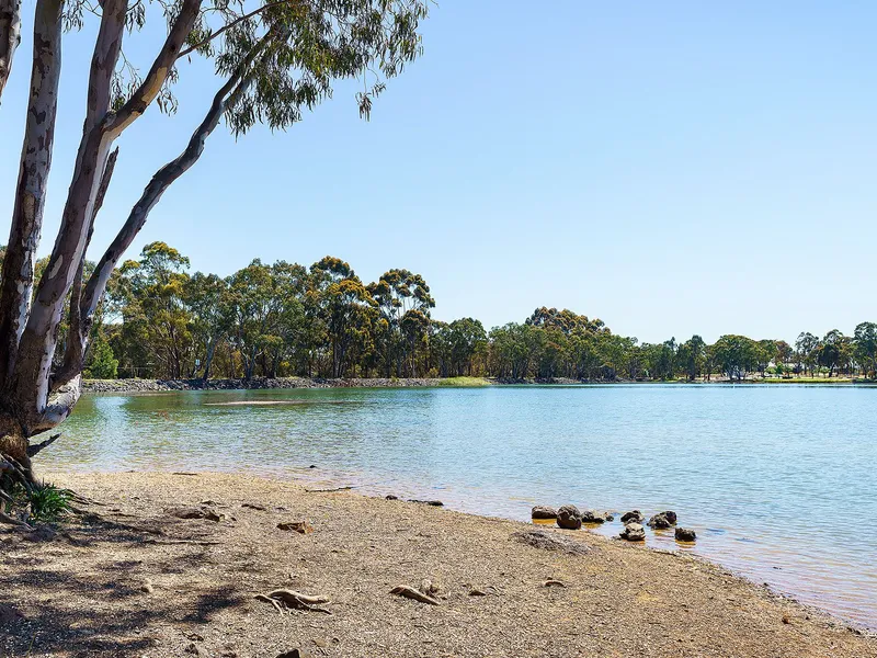 Waterfront, nearly one acre Maryborough