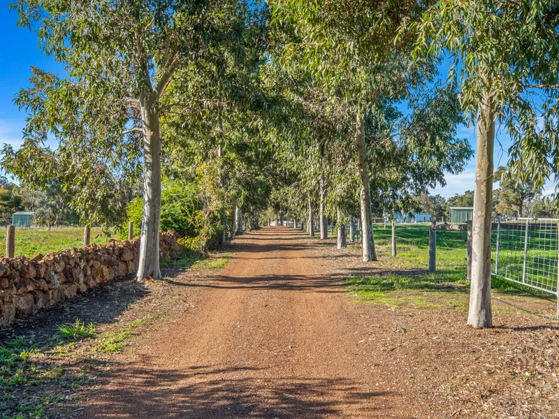 Magnificent Chidlow Retreat