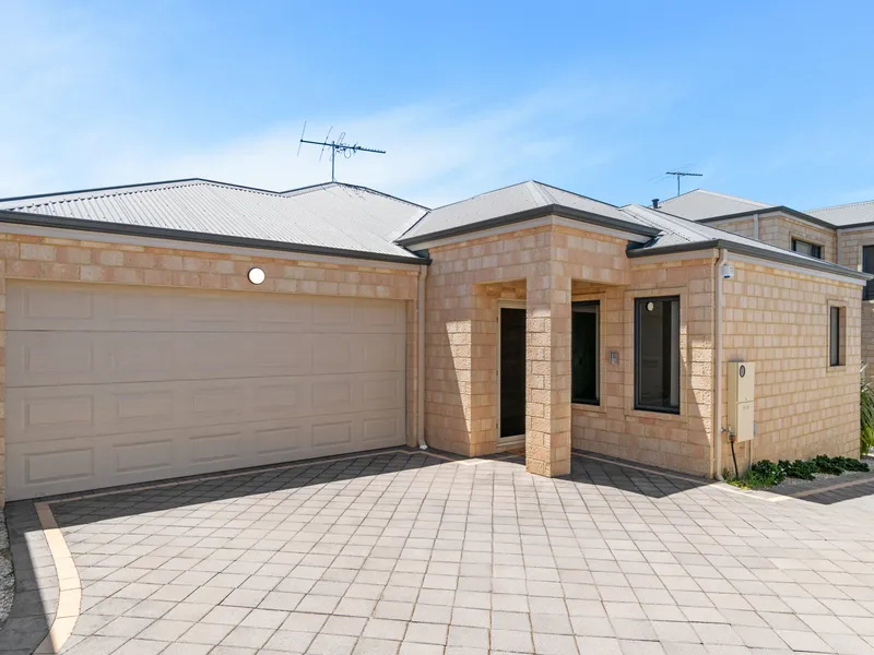 Stylish villa by award winning builder.