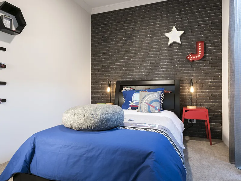 A Lock Up & Leave in the Desireable Hartfield Green