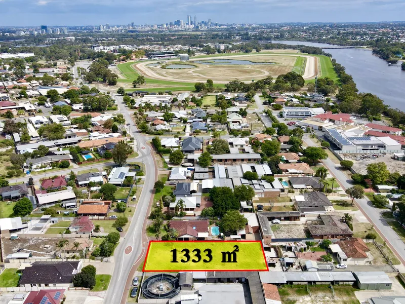 Massive 1333 Sqm Residential Land with Prime Location!