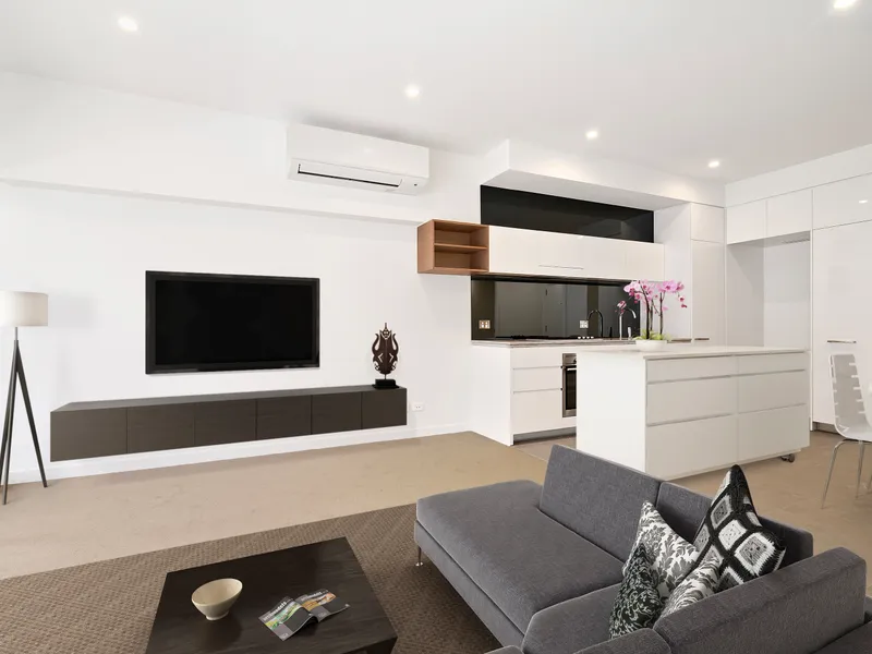 Stylish & Modern Two Bedroom Apartment In Divercity
