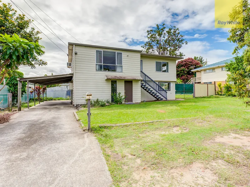 PERFECT HIGH SET FAMILY HOME CLOSE TO EVERYTHING WITH INTERNAL STAIRS